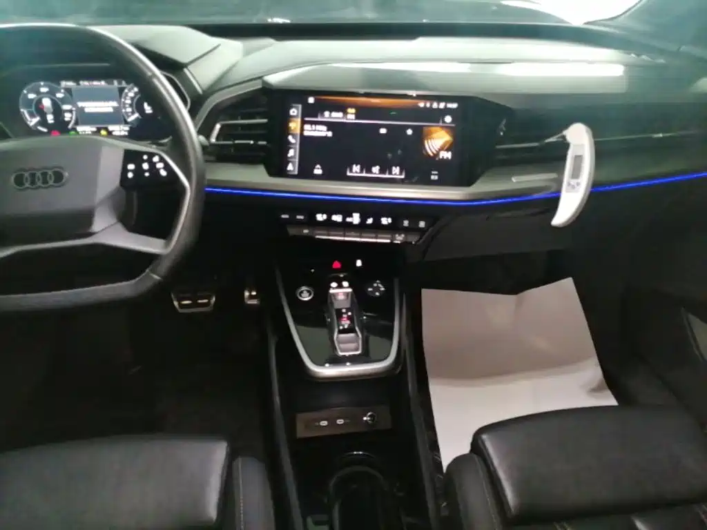 Audi Q4 e-tron — миниатюра 13