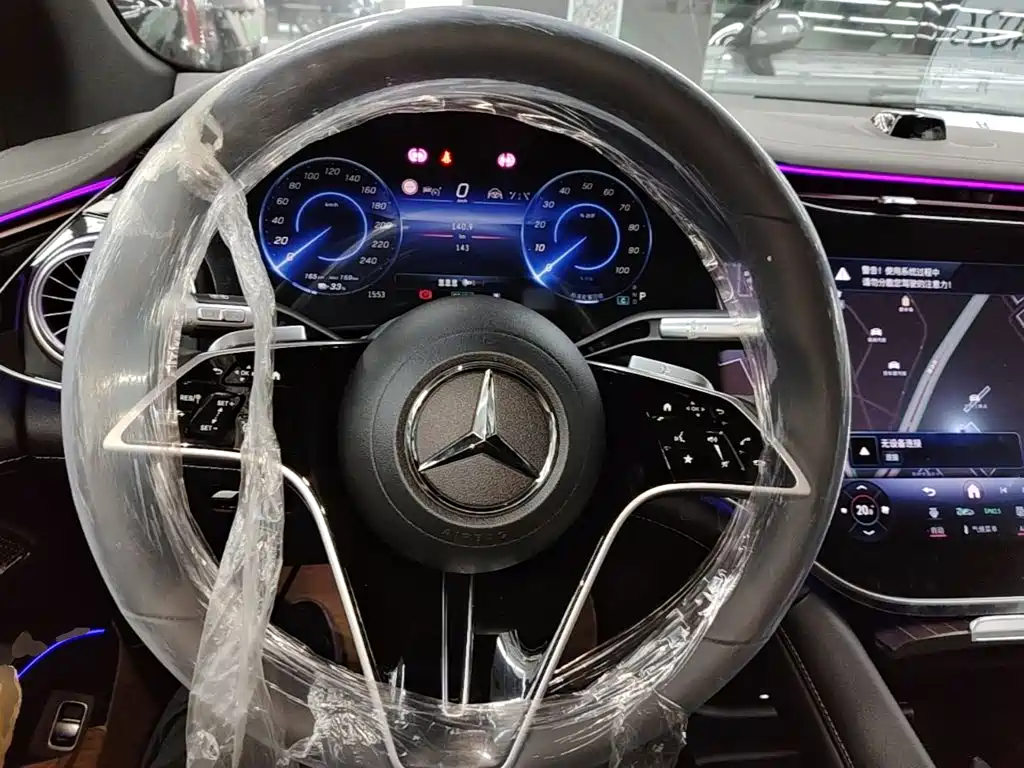 Mercedes-Benz EQS SUV — миниатюра 11
