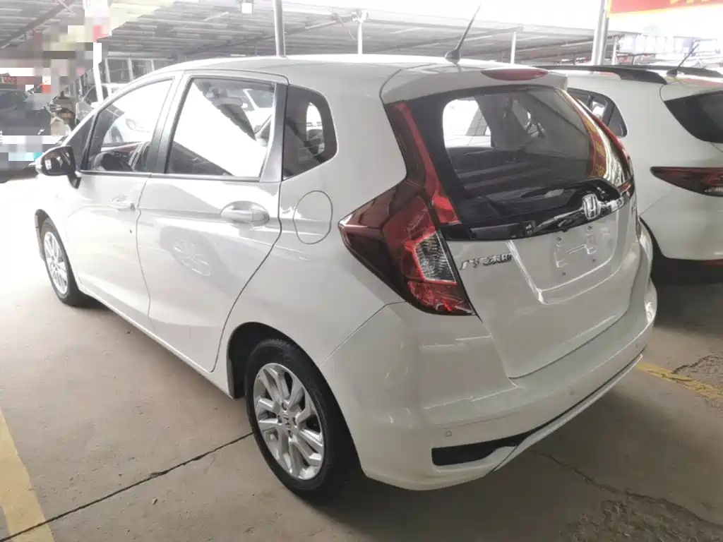 Honda Fit — миниатюра 5