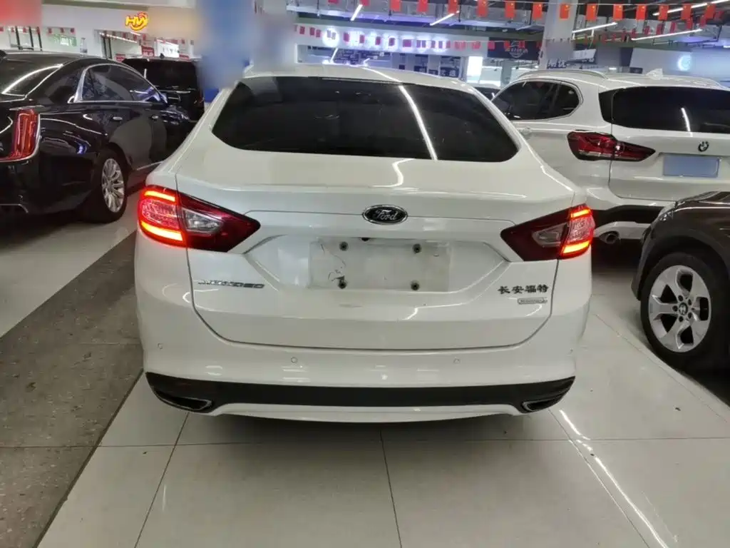 Ford Mondeo — миниатюра 6