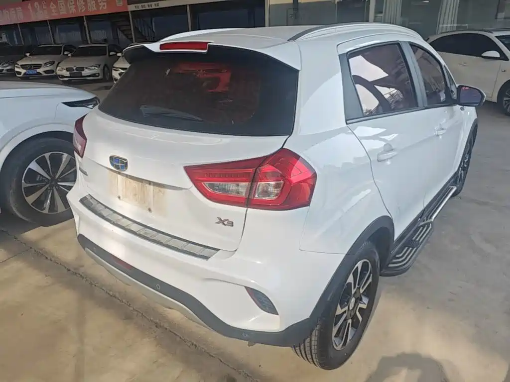 Geely Vision X3 — миниатюра 7