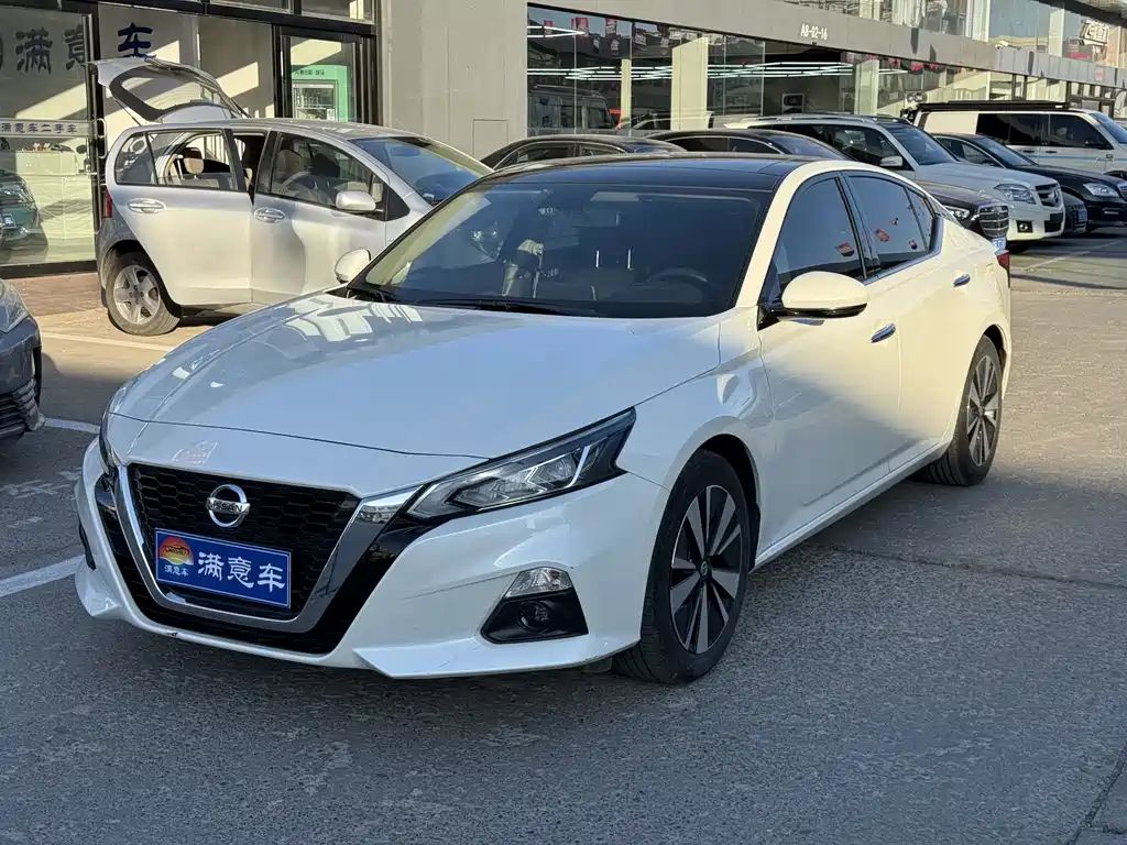 Nissan Teana 2022