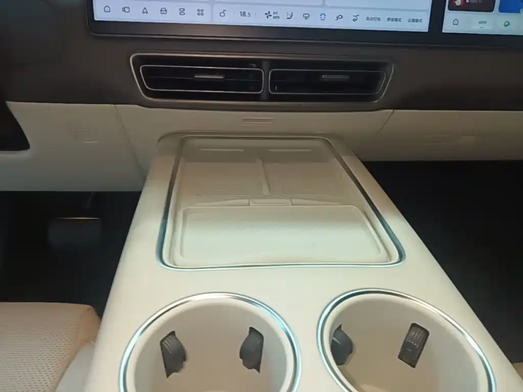 Li Auto Li MEGA — миниатюра 14