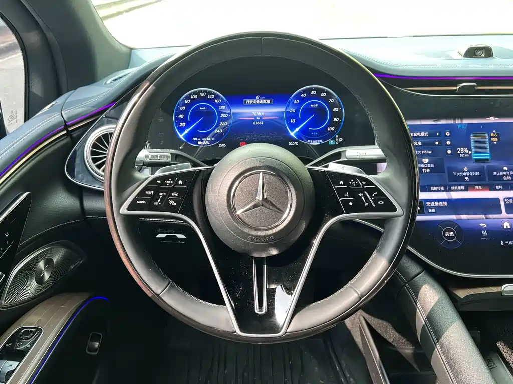 Mercedes-Benz EQS SUV — миниатюра 11