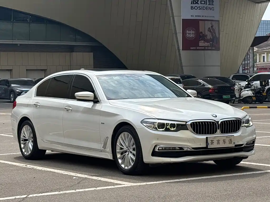 BMW 5 Series — миниатюра 3
