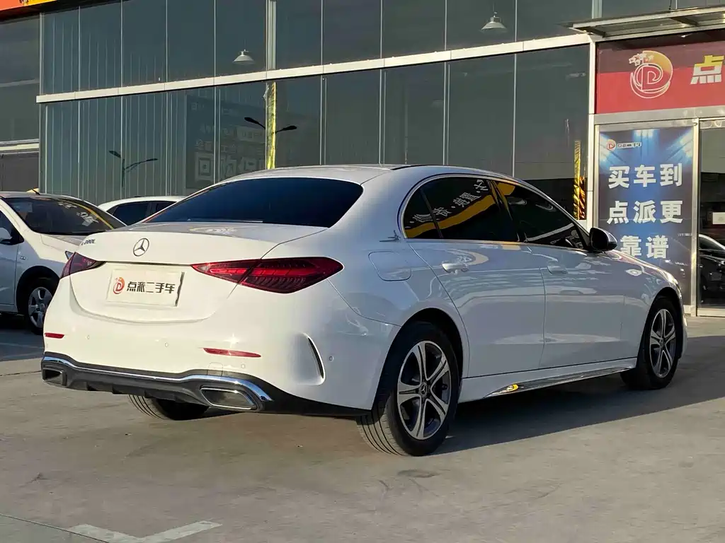 Mercedes-Benz C-Class — миниатюра 6