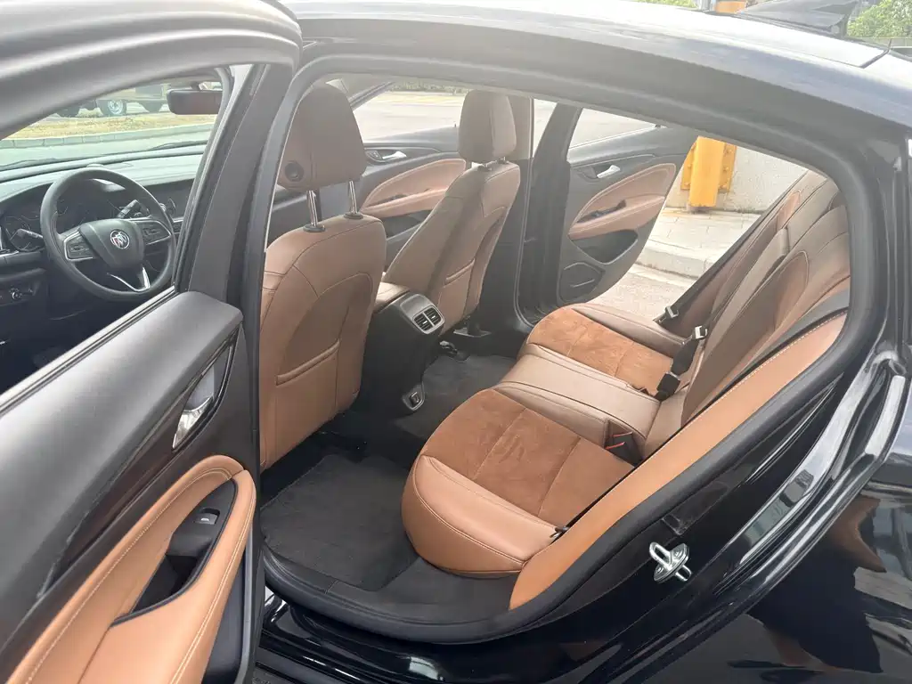 Buick Regal — миниатюра 10