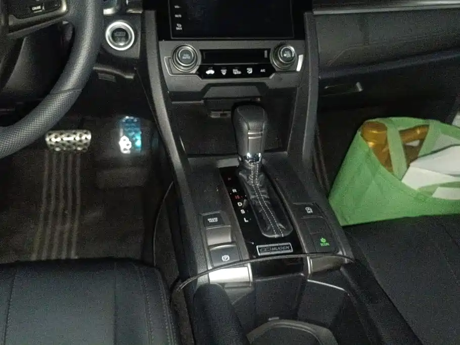 Honda Civic — миниатюра 16