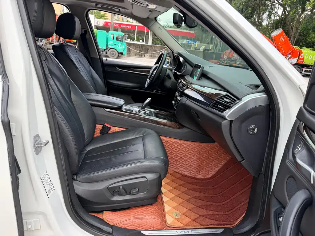 BMW X5 (Import) — миниатюра 10