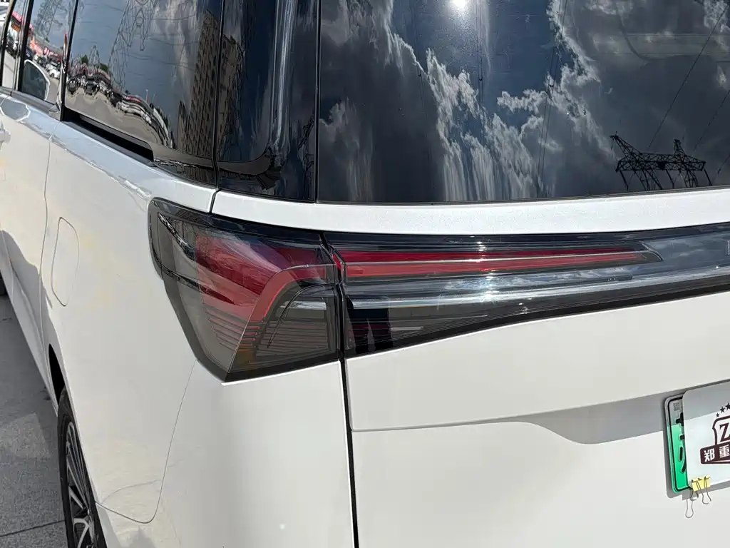 Buick GL8 Hybrid — миниатюра 35