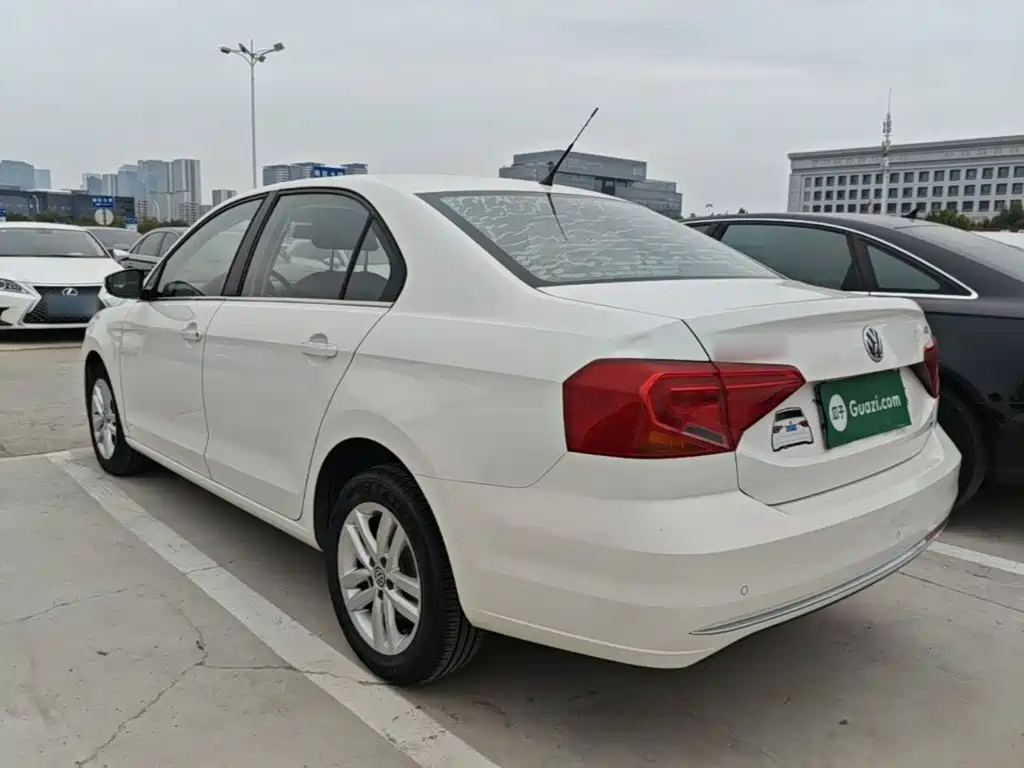 Volkswagen Jetta — миниатюра 5