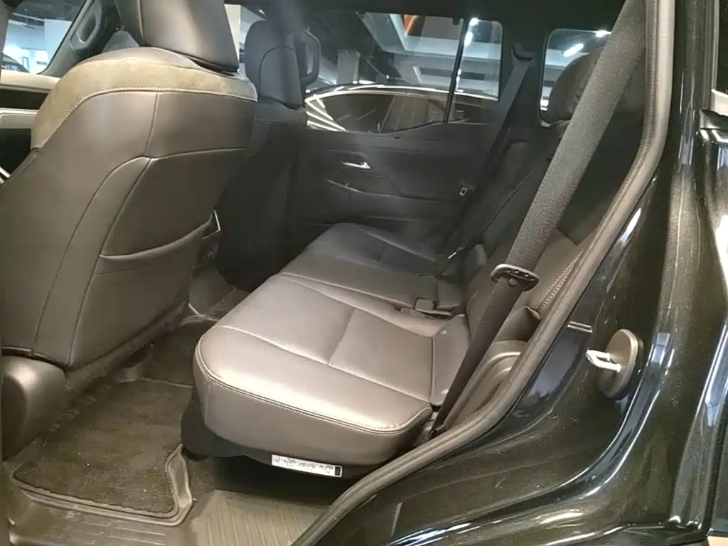 Lexus GX — миниатюра 17