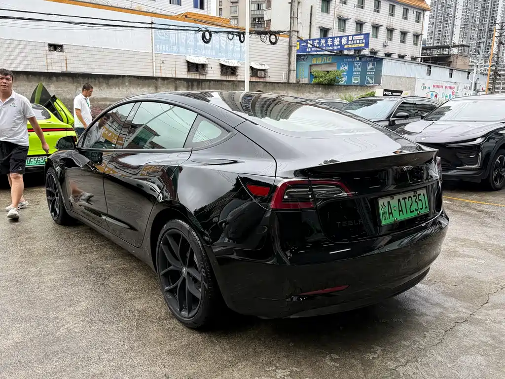 Tesla Model 3 2021 3D1