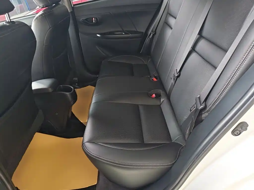 Toyota Yaris L — миниатюра 17