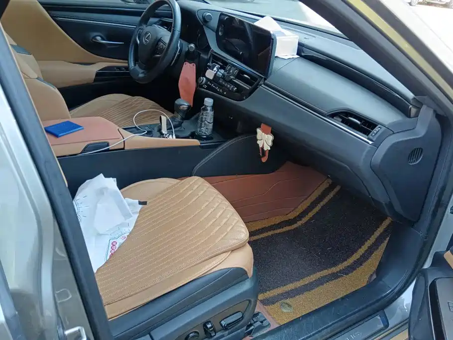 Lexus ES — миниатюра 8