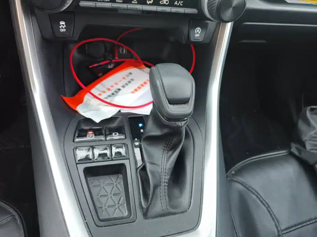 Toyota RAV4 — миниатюра 16