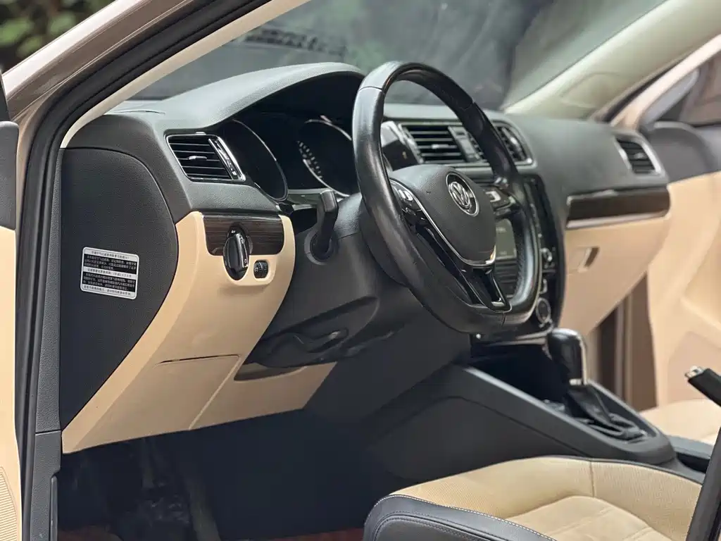 Volkswagen Sagitar — миниатюра 7