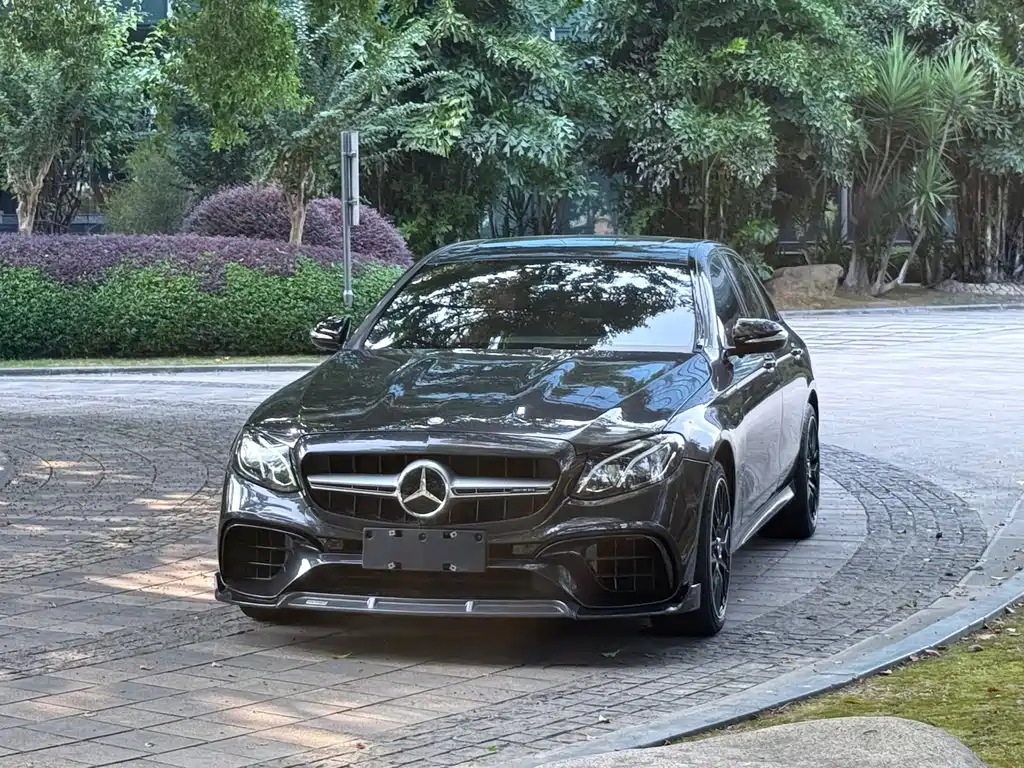 Mercedes-Benz E-Class — миниатюра 2