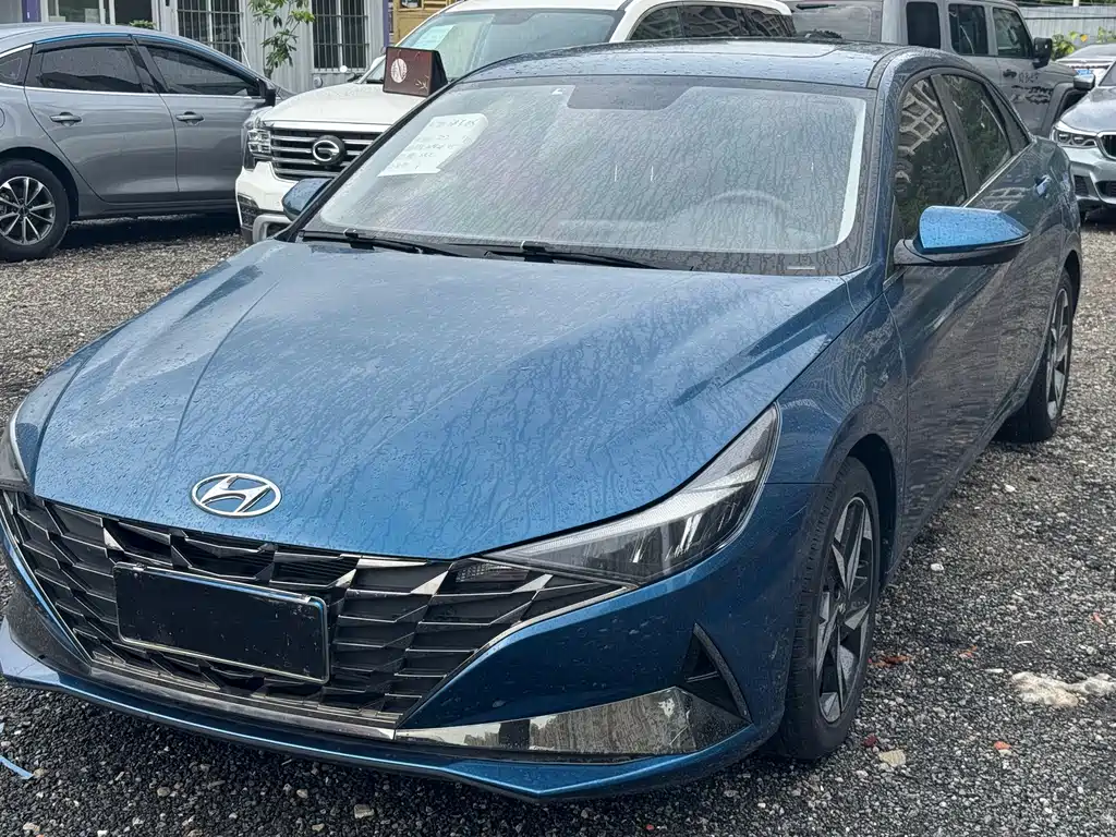 Hyundai Elantra 2022
