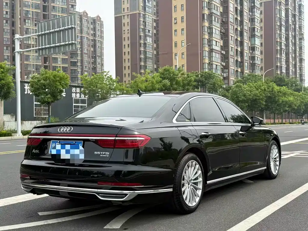 Audi A8 — миниатюра 6