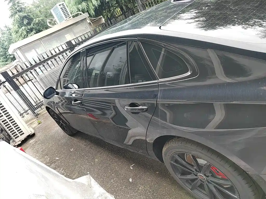 Hongqi Hongqi H5 — миниатюра 15