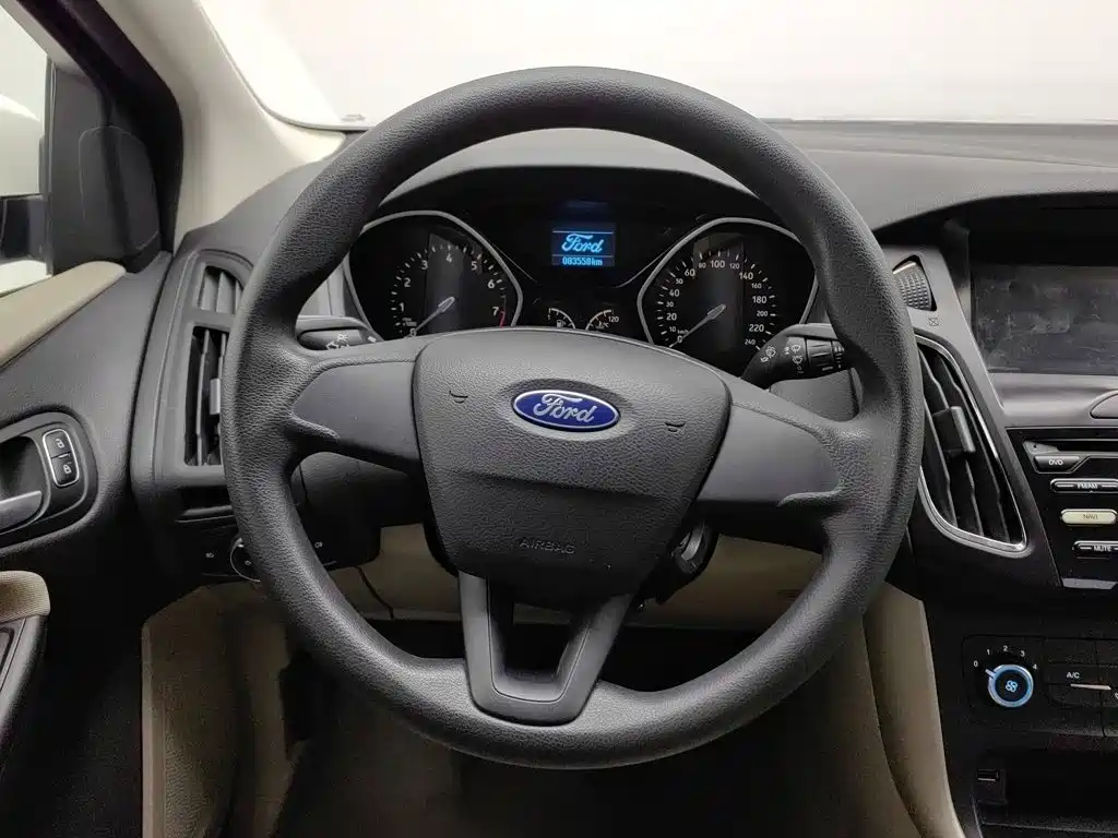 Ford Focus — миниатюра 11