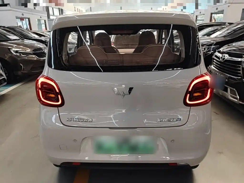 Wuling MINIEV — миниатюра 6