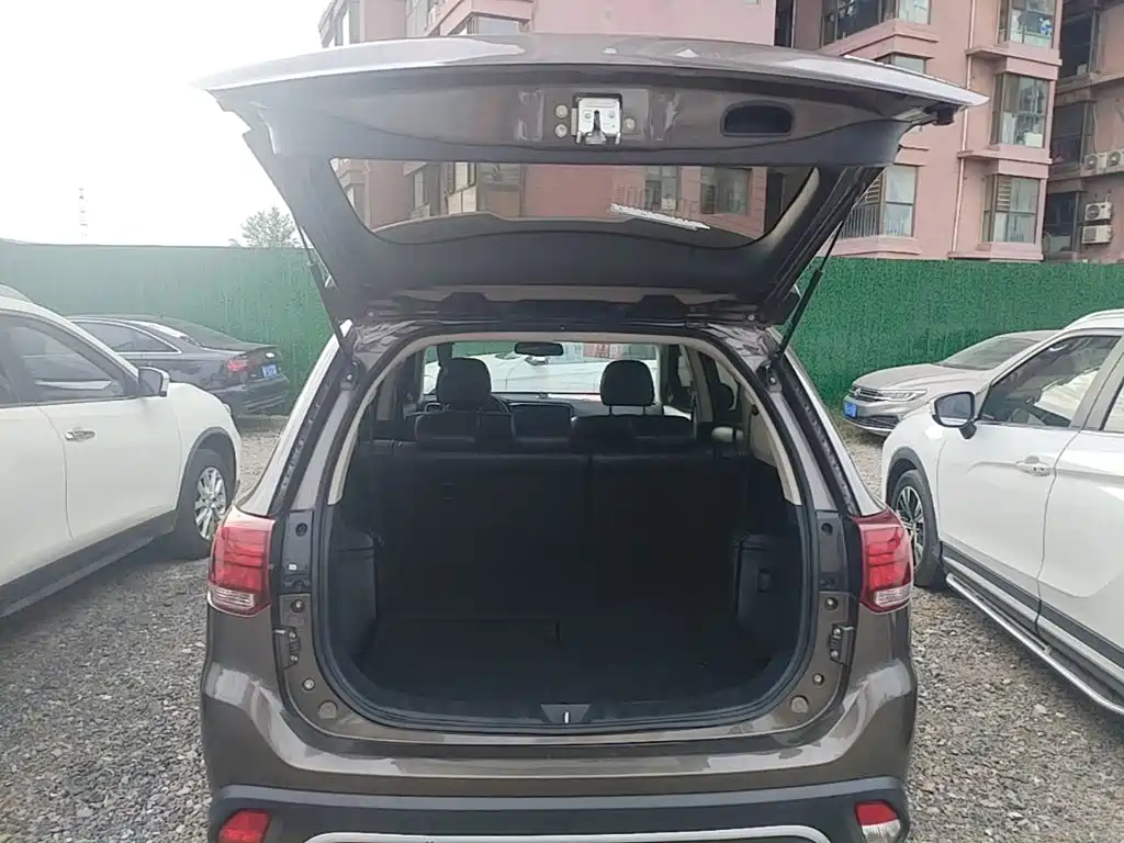 Mitsubishi Outlander — миниатюра 19