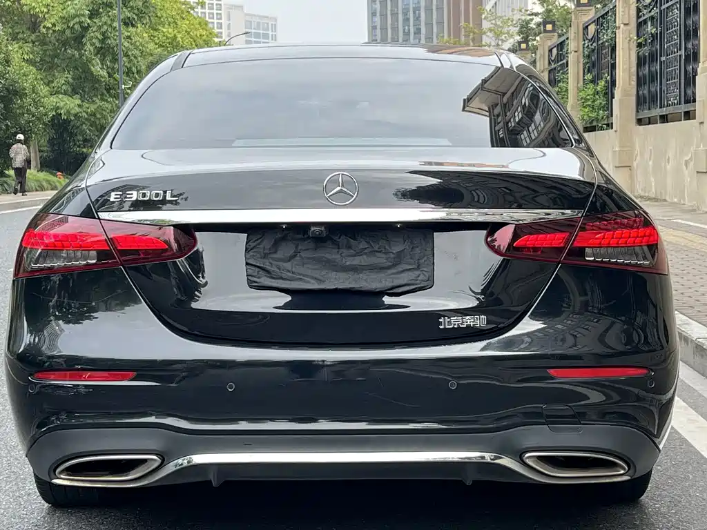 Mercedes-Benz E-Class — миниатюра 5