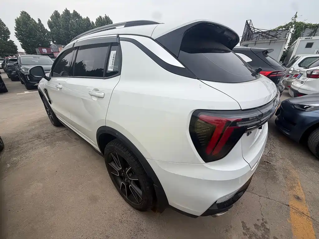 Lynk & Co 01 — миниатюра 8