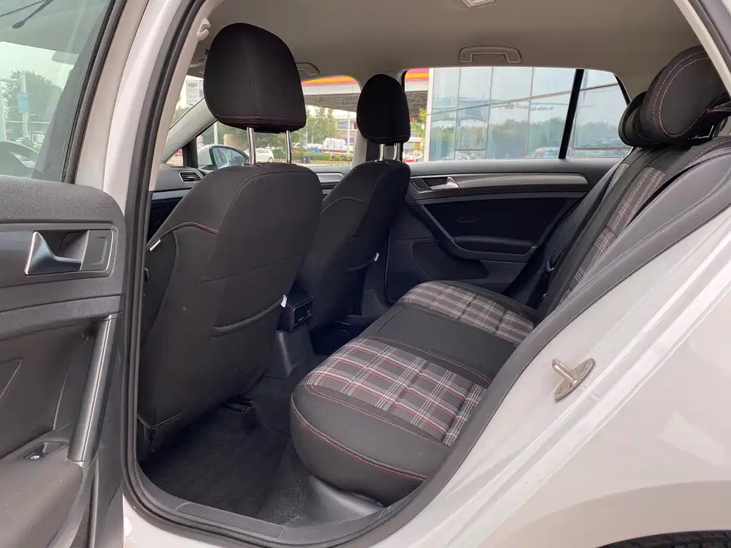 Volkswagen Golf — миниатюра 6