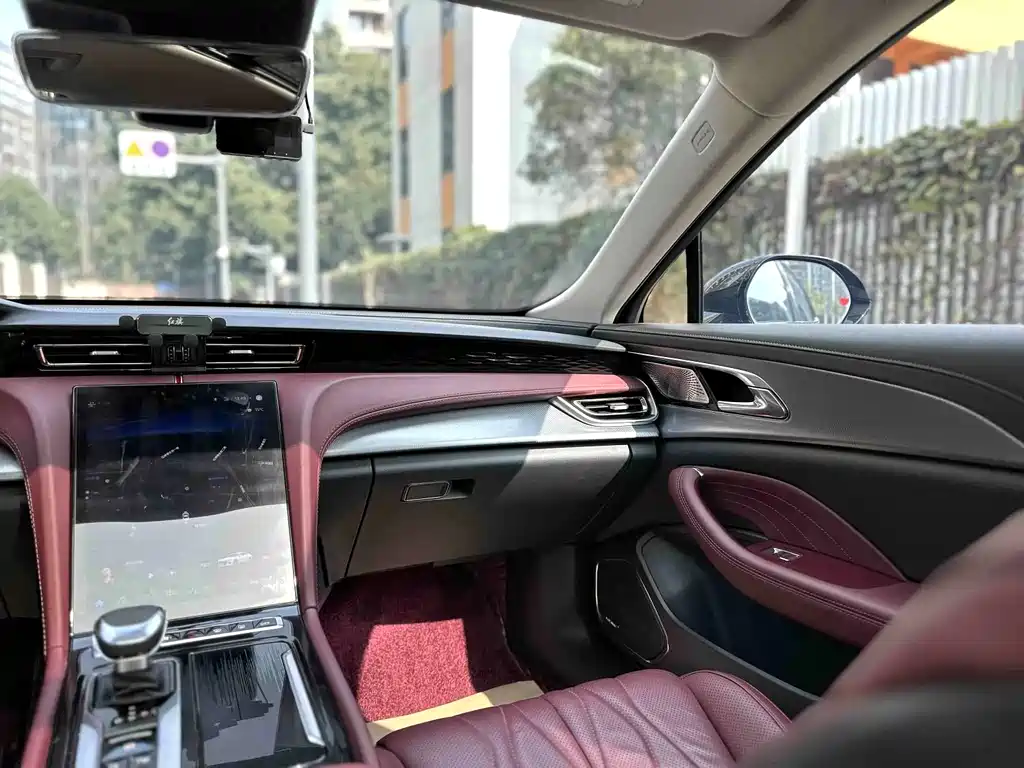 Hongqi Hongqi H5 — миниатюра 12