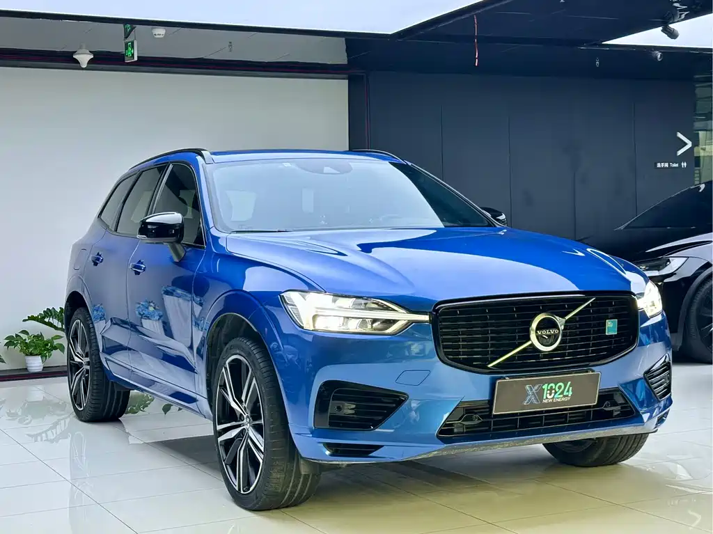 Volvo XC60 PHEV T8 E Drive Hybrid Smart Vision Sport Edition, фото 3