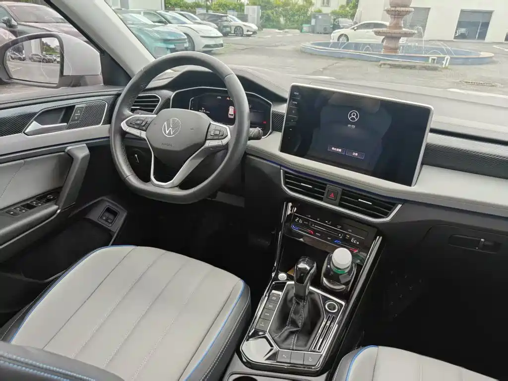 Volkswagen 探岳 GTE — миниатюра 12