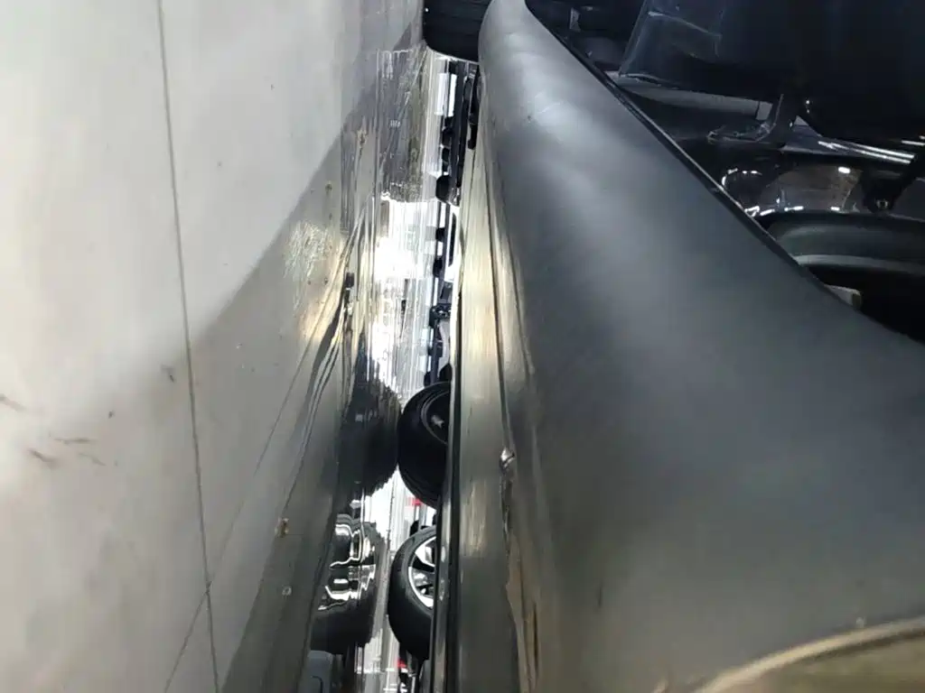 Tesla Model Y — миниатюра 22