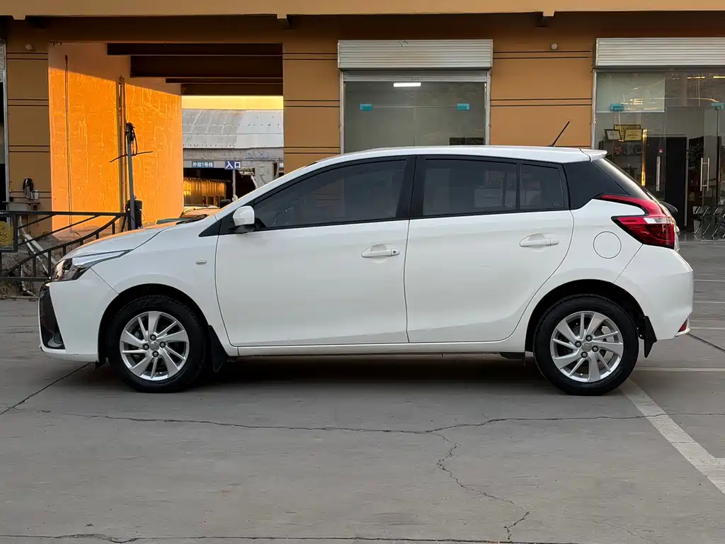 Toyota Yaris L — миниатюра 15