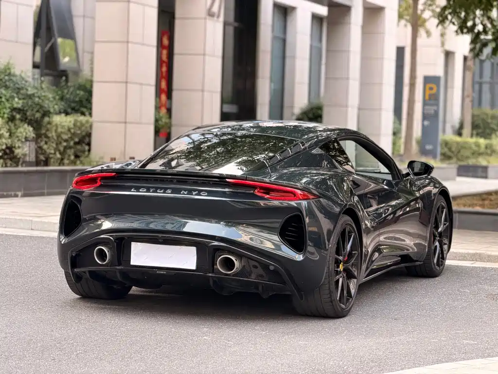 Lotus Emira — миниатюра 20