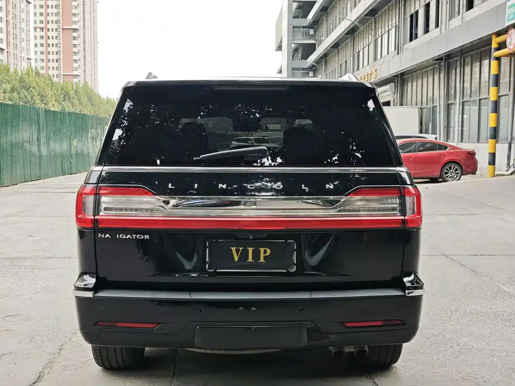 Lincoln Navigator — миниатюра 8