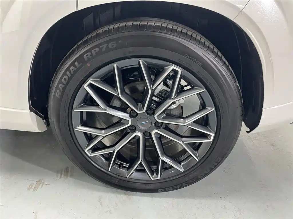 CHANGAN CHANGAN AUCHAN Z6 NEW ENERGY