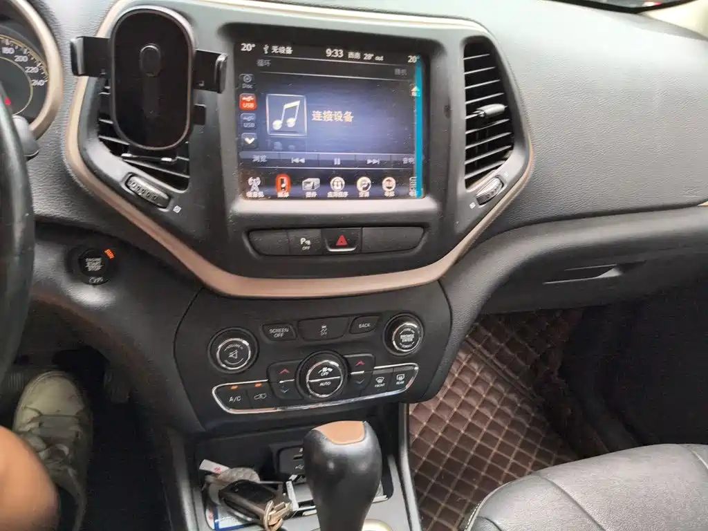 Jeep Cherokee — миниатюра 10