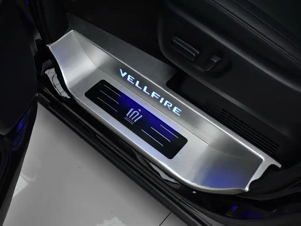 Toyota Vellfire — миниатюра 22