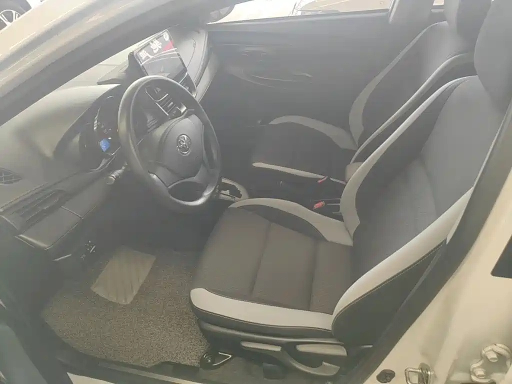 Toyota Yaris L — миниатюра 15