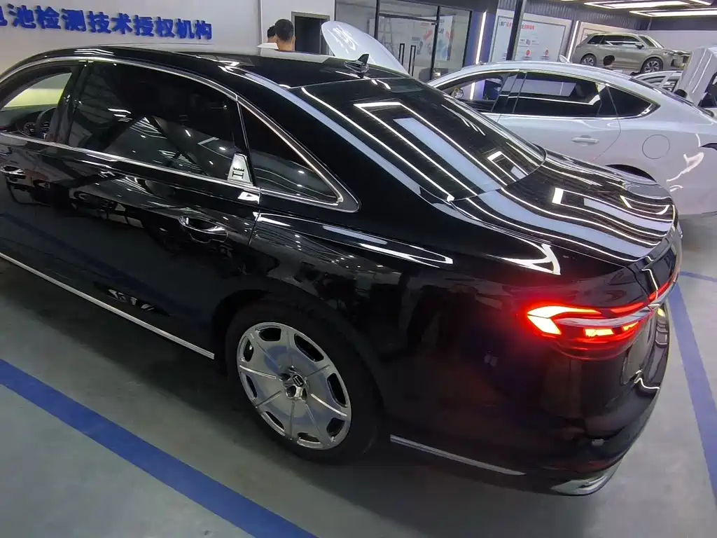 Audi A8 — миниатюра 12