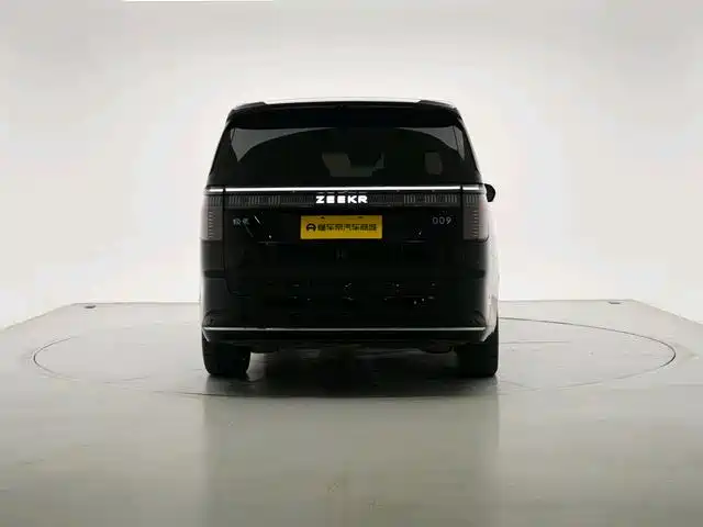 Zeekr 009 2024 мест Executive 108kWh