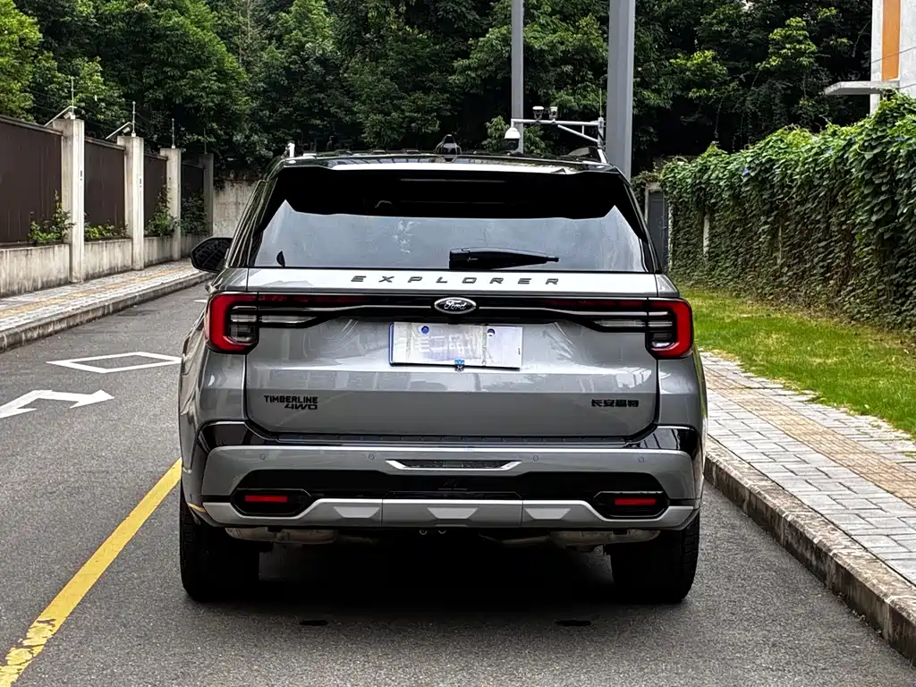 Ford Explorer — миниатюра 9