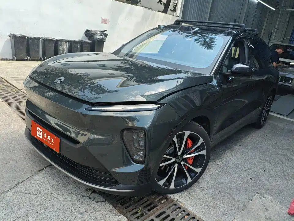 Nio ES8 2024