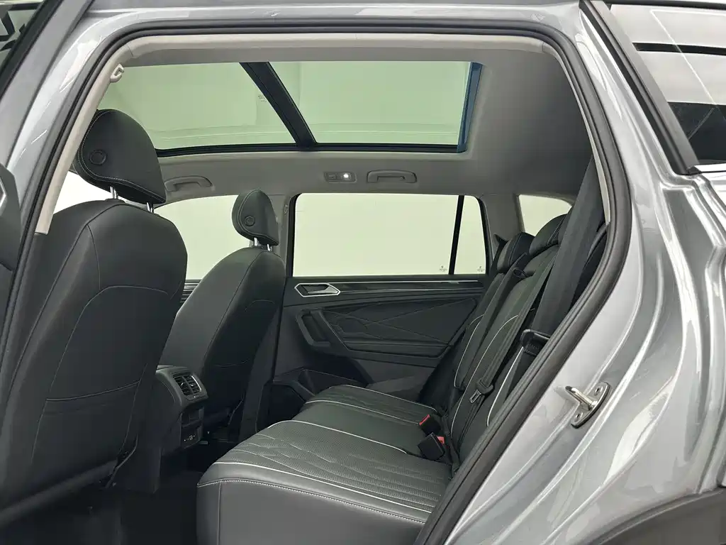 Volkswagen Tiguan L L 2023 280TSI AT
