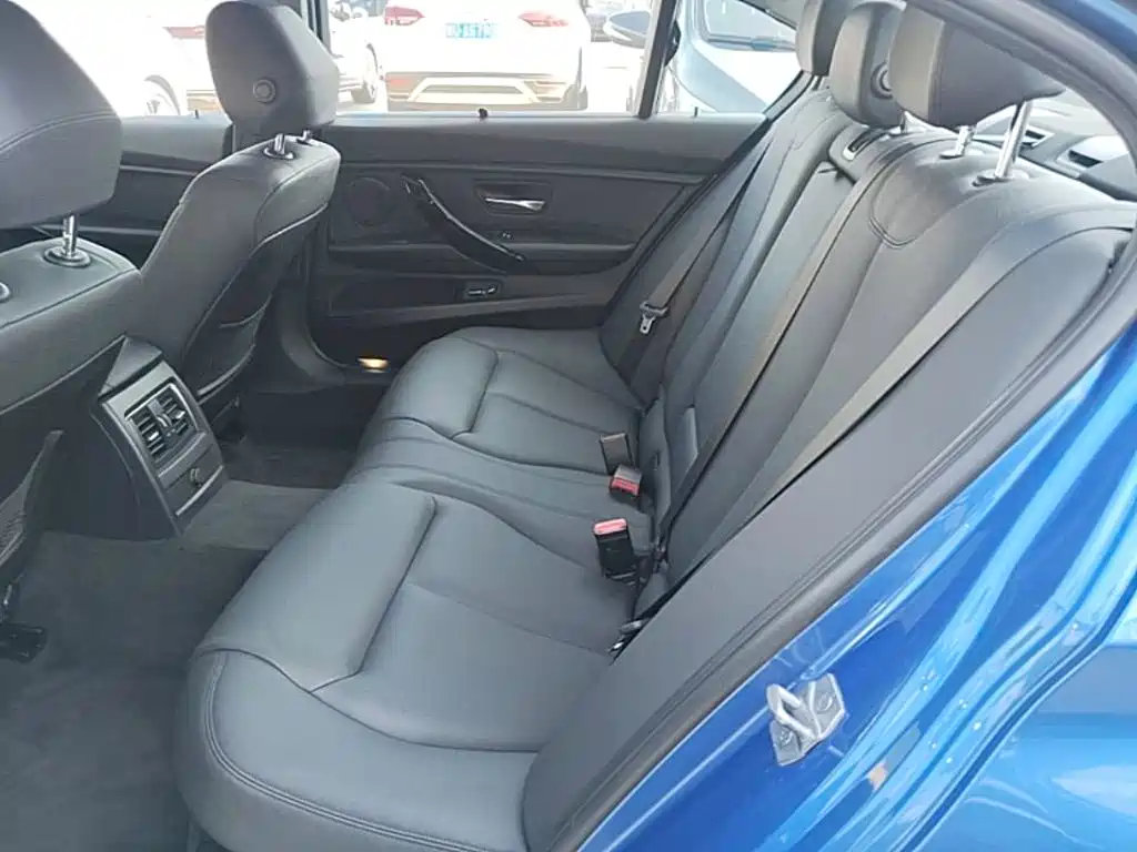 BMW 3 Series — миниатюра 17