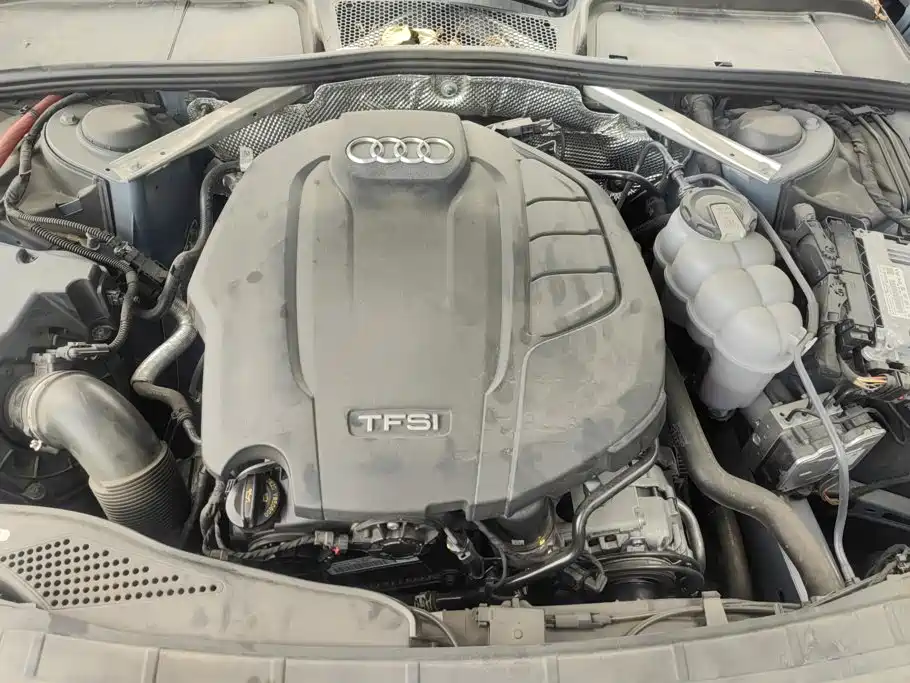 Audi A4L 2022 40 TFSI quattro RS