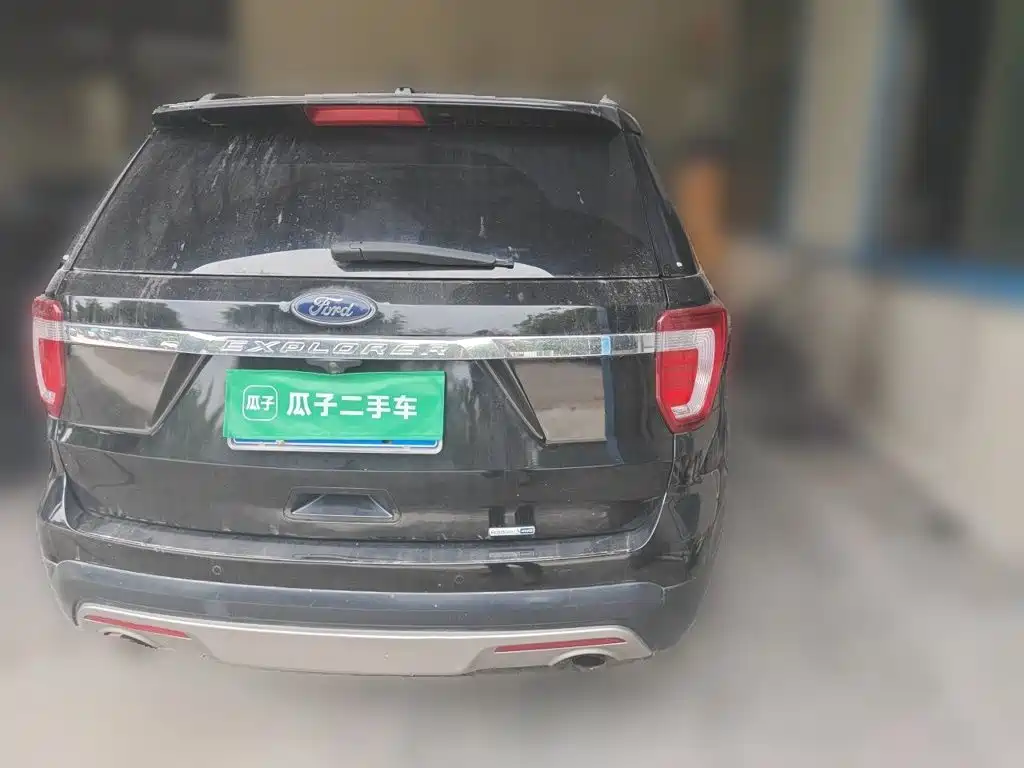 Ford Explorer (Import) — миниатюра 3